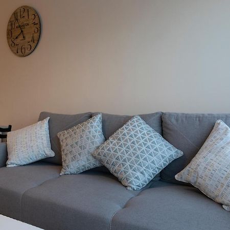 Barrybeag 1 Bedroom Apartments แบลลีย์วอน ภายนอก รูปภาพ