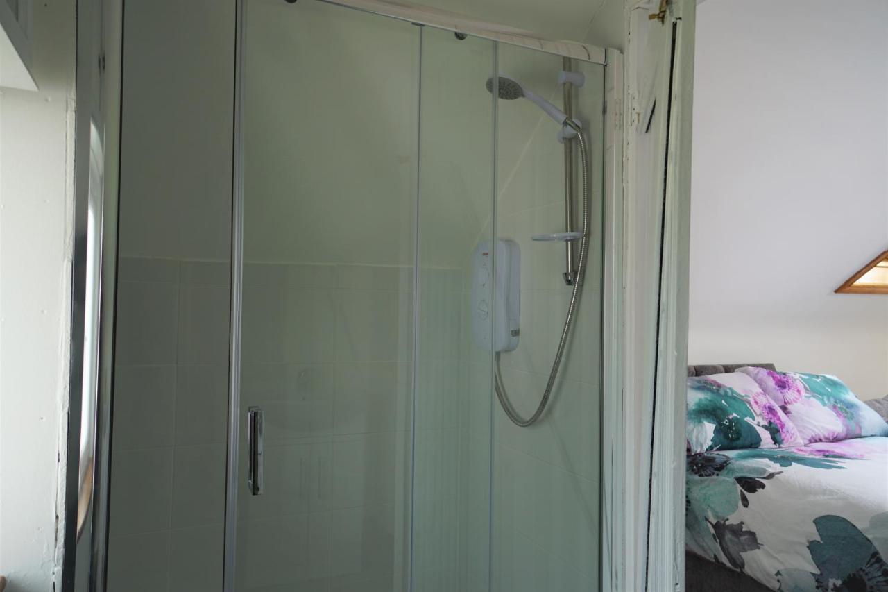 Barrybeag 1 Bedroom Apartments แบลลีย์วอน ภายนอก รูปภาพ