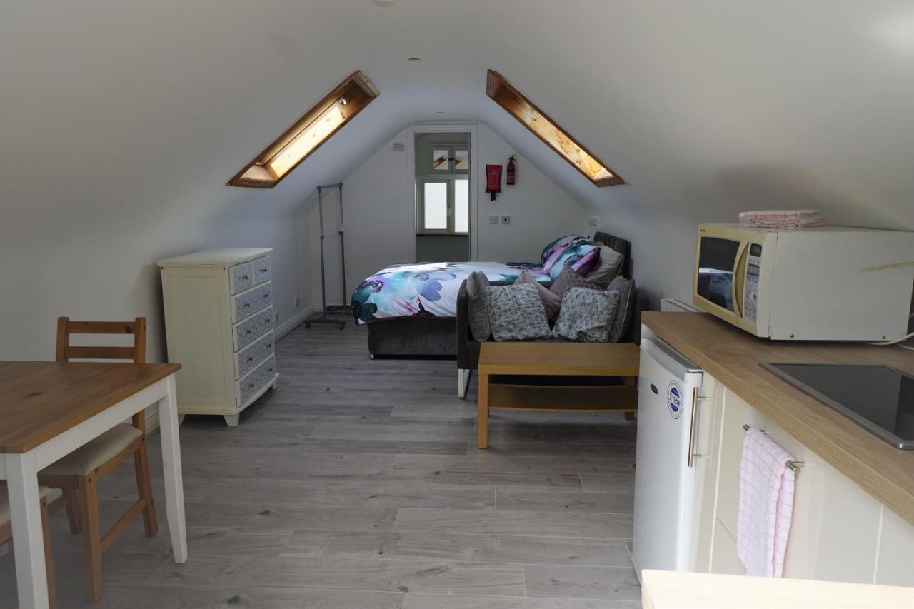 Barrybeag 1 Bedroom Apartments แบลลีย์วอน ภายนอก รูปภาพ